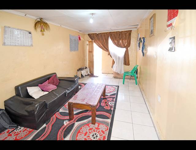 3 BEDROOM HOUSE FOR SALE IN MAYFAIR